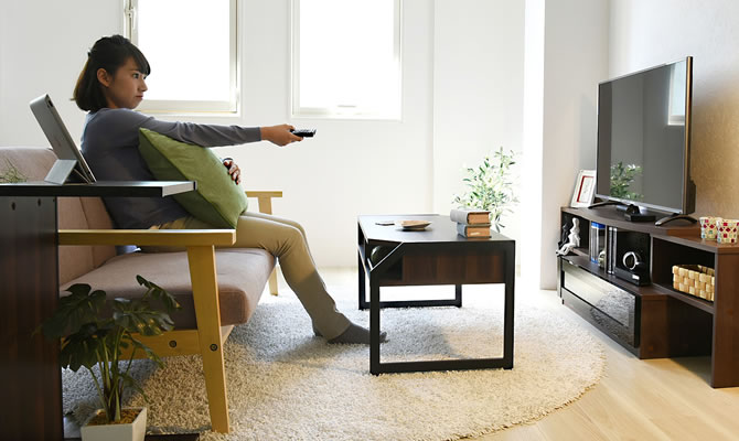 座ってテレビが見やすい高さか、テーブルとの高さは合っているか