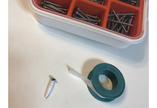 ネジ穴がつぶれて回らない