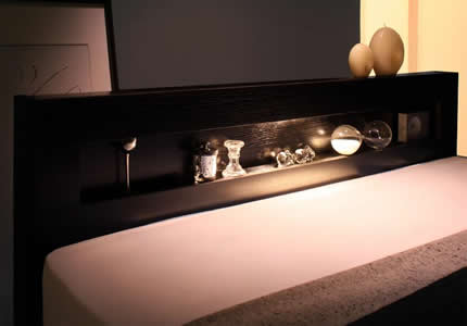 LEDライトの灯りがやさしく溢れる一灯照明。